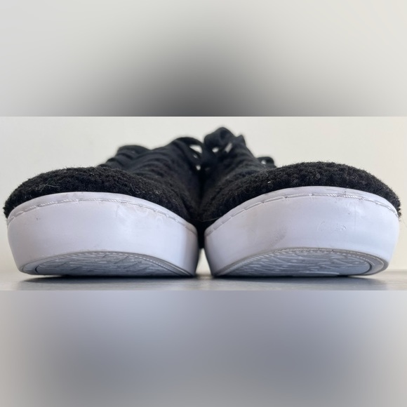 GBG LOS ANGELES GUESS FAUX SHEARLING LACE UP SNEAKERS, BLACK, EUC, SZ 8 - Picture 11 of 15